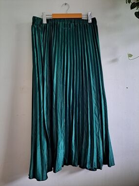 SHEIN Curve Emerald Green Pleated Maxi Skirt 0XL Satin High Waist Plus Size